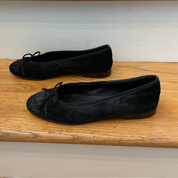 CHANEL Wn's Size 37.5 Ballerina Flats Dark Grey Brushed Suede Retail $595.00 - Picture 4 of 10